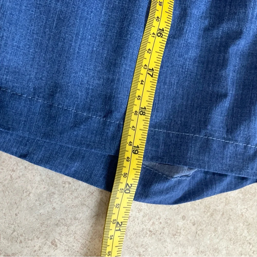Kirkland size large Blue men’s swim trunks color block vacation